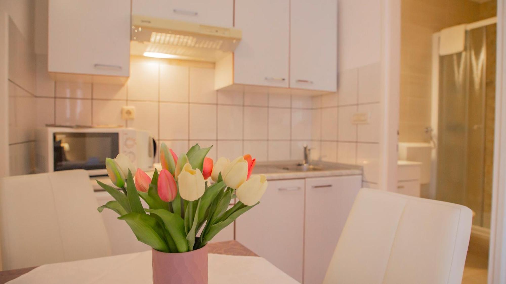 Baska Voda Apartments - Steps From The Beach, Free Parking, Central Location Dış mekan fotoğraf