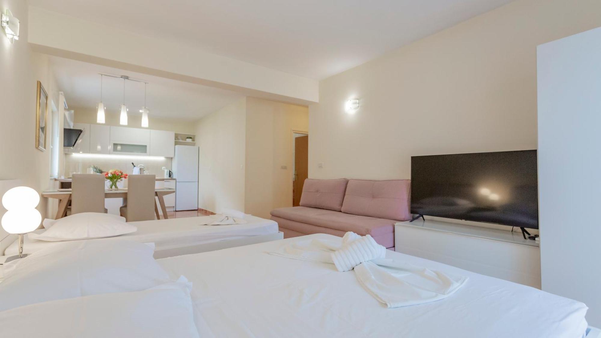 Baska Voda Apartments - Steps From The Beach, Free Parking, Central Location Dış mekan fotoğraf