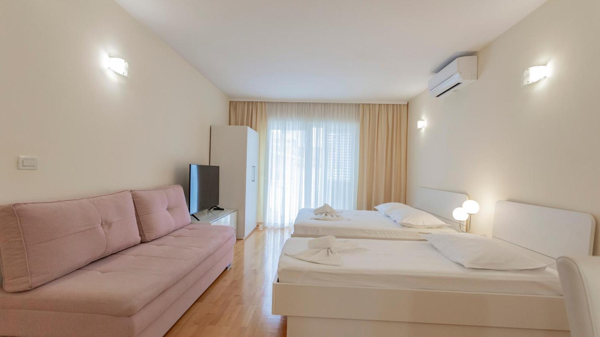 Baska Voda Apartments - Steps From The Beach, Free Parking, Central Location Dış mekan fotoğraf