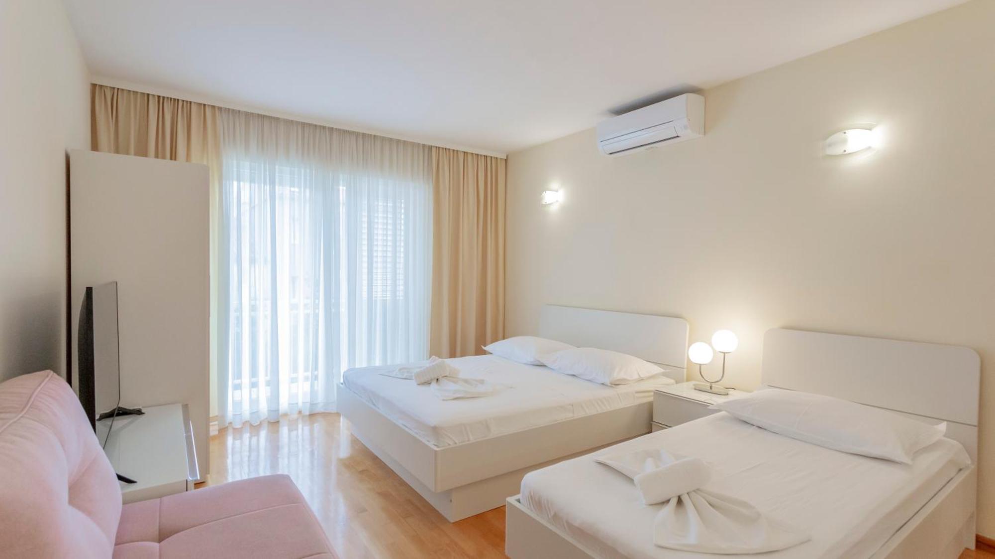 Baska Voda Apartments - Steps From The Beach, Free Parking, Central Location Dış mekan fotoğraf