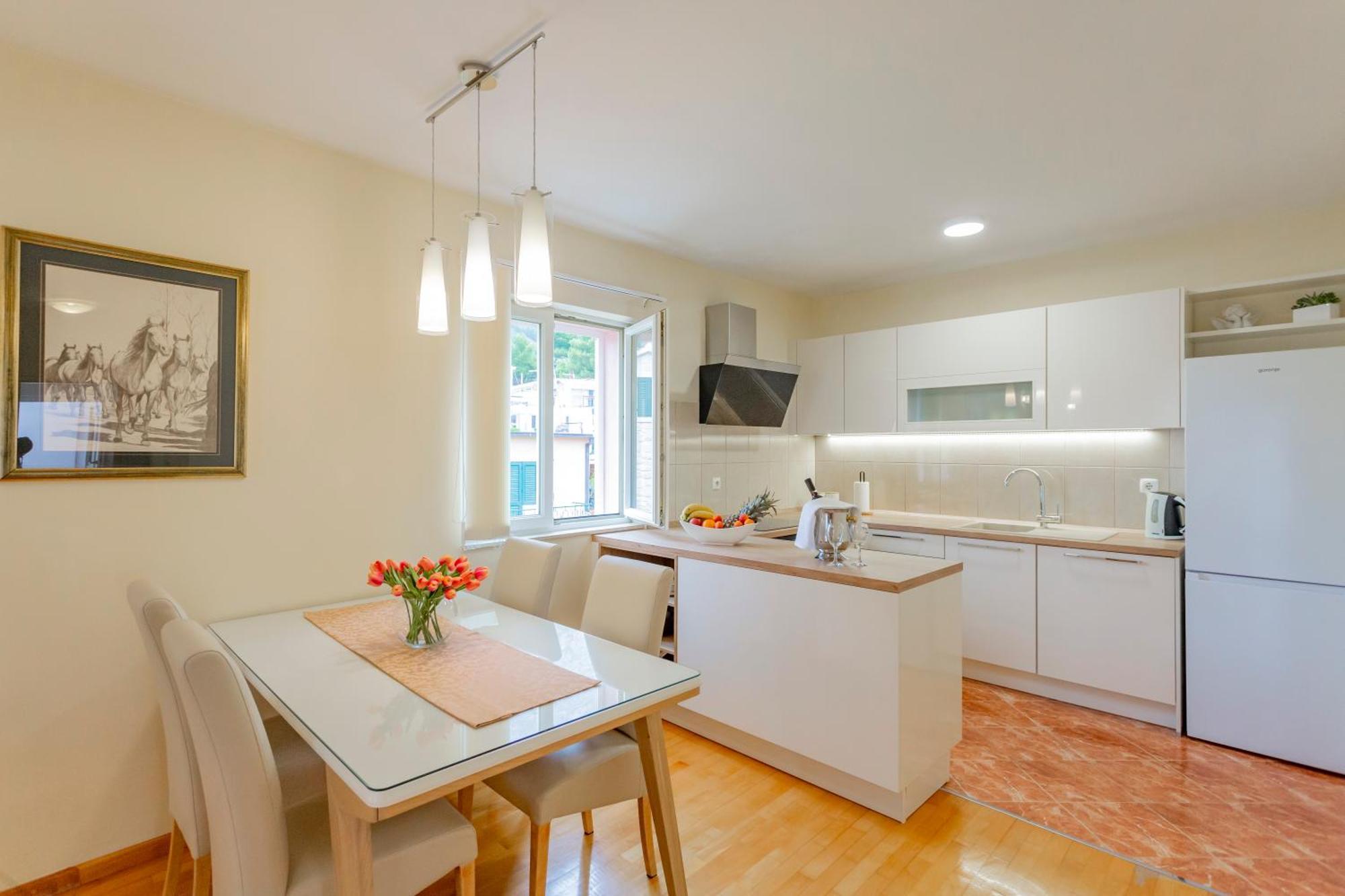 Baska Voda Apartments - Steps From The Beach, Free Parking, Central Location Dış mekan fotoğraf