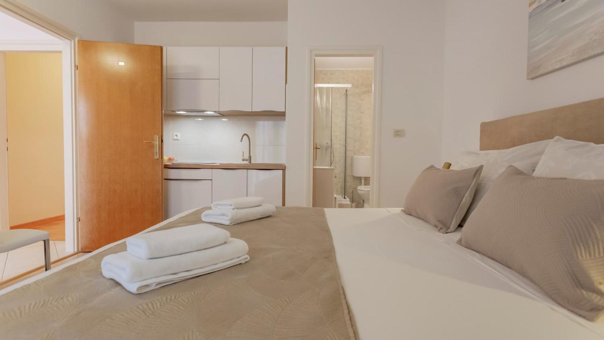 Baska Voda Apartments - Steps From The Beach, Free Parking, Central Location Dış mekan fotoğraf