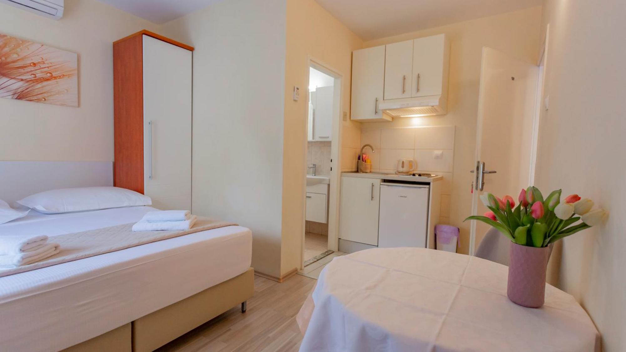 Baska Voda Apartments - Steps From The Beach, Free Parking, Central Location Dış mekan fotoğraf