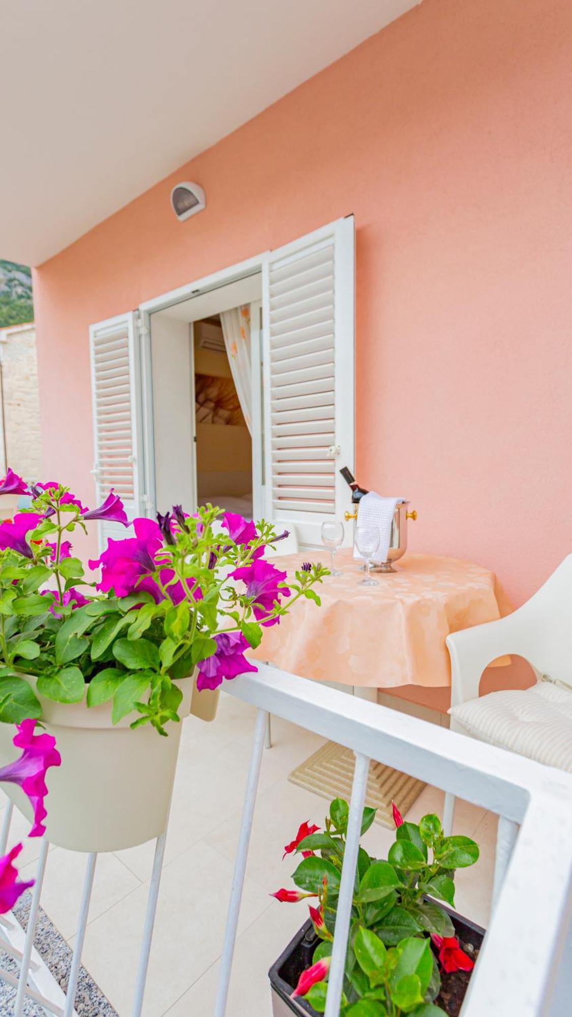 Baska Voda Apartments - Steps From The Beach, Free Parking, Central Location Dış mekan fotoğraf