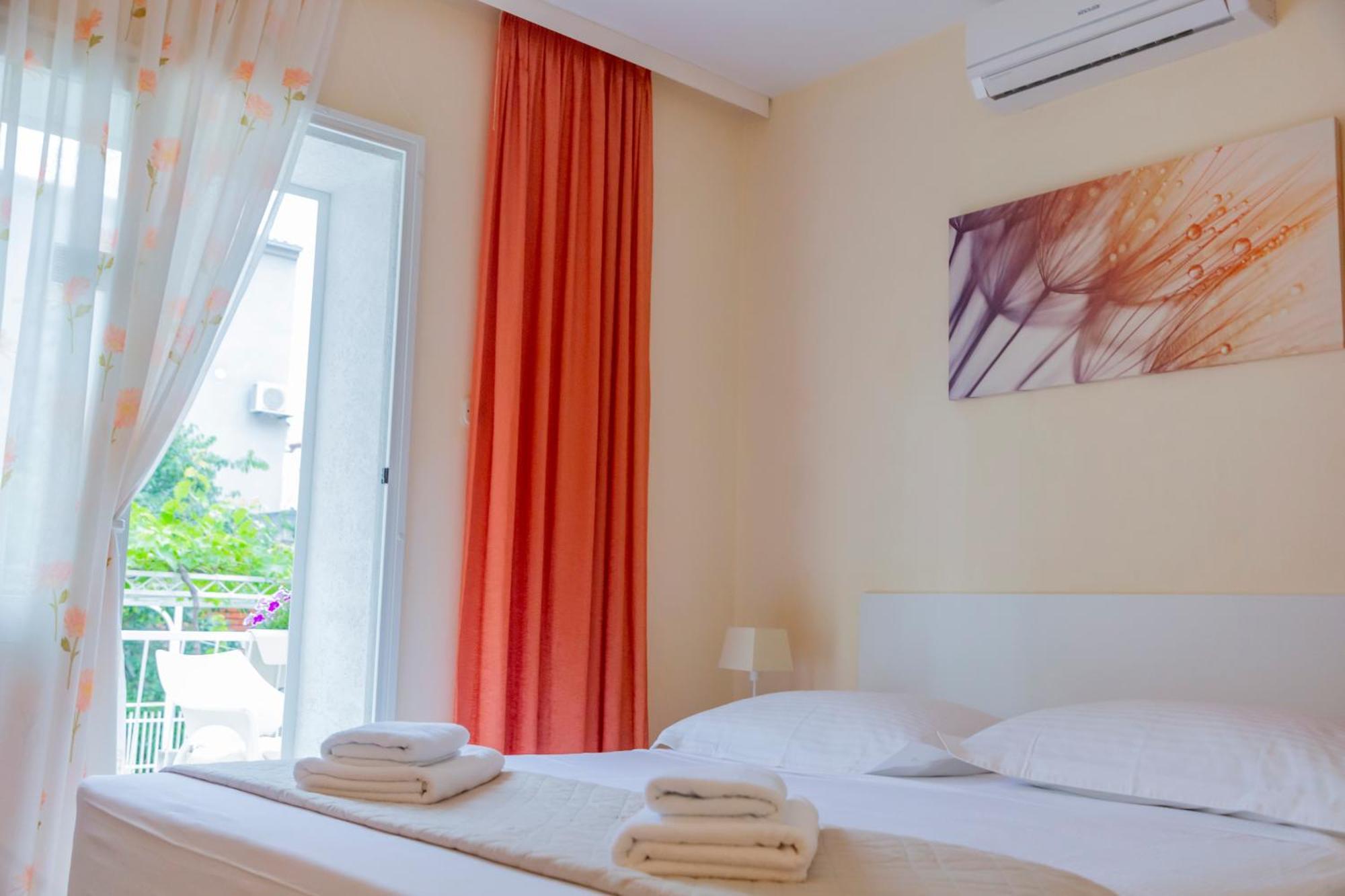 Baska Voda Apartments - Steps From The Beach, Free Parking, Central Location Dış mekan fotoğraf