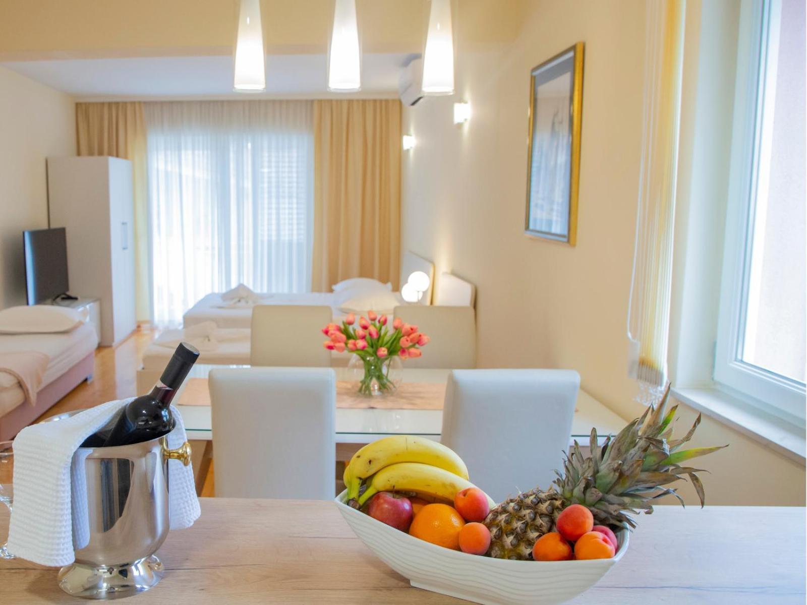 Baska Voda Apartments - Steps From The Beach, Free Parking, Central Location Dış mekan fotoğraf